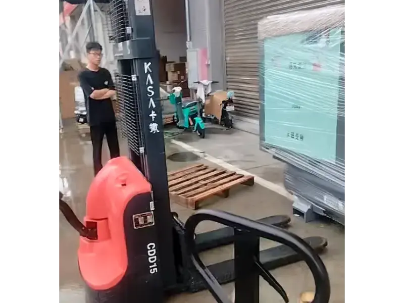 La reputación genera confianza | Compresor de aire preparado para su envío desde la fábrica de Foshan al cliente de Fujian